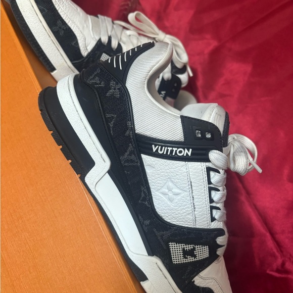 LV SHOES - Picture 2 of 7